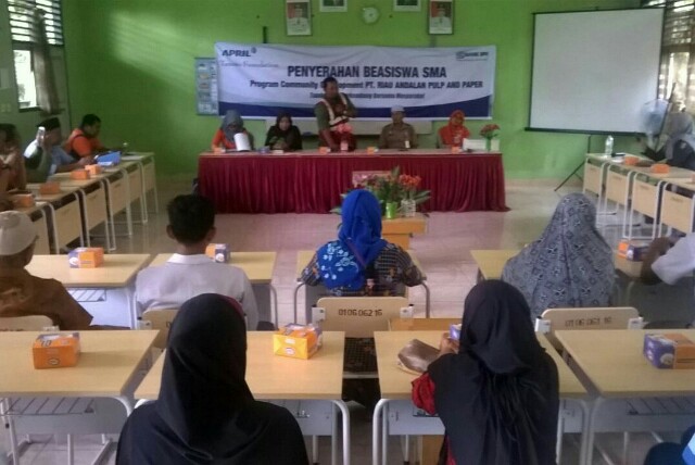 Suasana penyerahan beasiswa dari RAPP di Aula SMAN 1 Singingi, Selasa (8/11/2016).