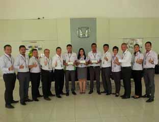 Tiga Marketing HSH Pekanbaru Terima Reward