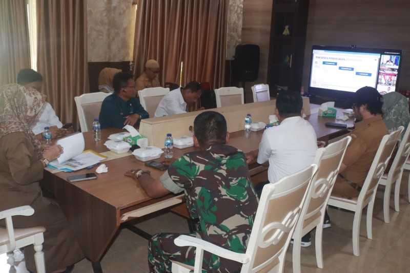 Rapat secara virtual di Ruang Vidcom Diskominfo-Pers Inhil (foto/Ayendra)