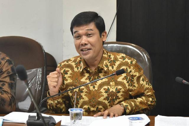 Anggota DPRD Kota Pekanbaru, Roni Amriel (foto/int)