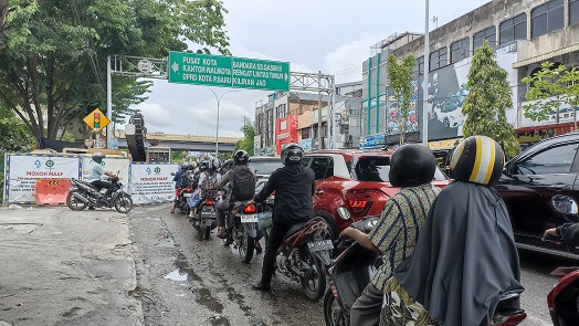 Proyek bikin macet di Jalan Nangka tersebut merupakan KPBU PDAM dari pusat (foto/rahmat-halloriau)