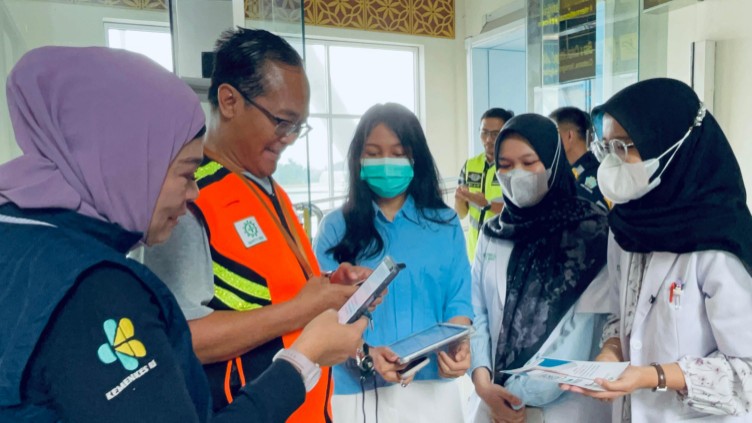 Bandara Internasional SSK II Pekanbaru sosialisasi kewaspadaan terhadap penyakit Monkey Pox (foto/Yuni)