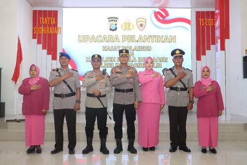 Kapolres InhilKapolres Inhil, AKBP Farouk Oktora lantik Kasat Polairud dan Kapolsek Kuindra. (Foto:Ayendra)