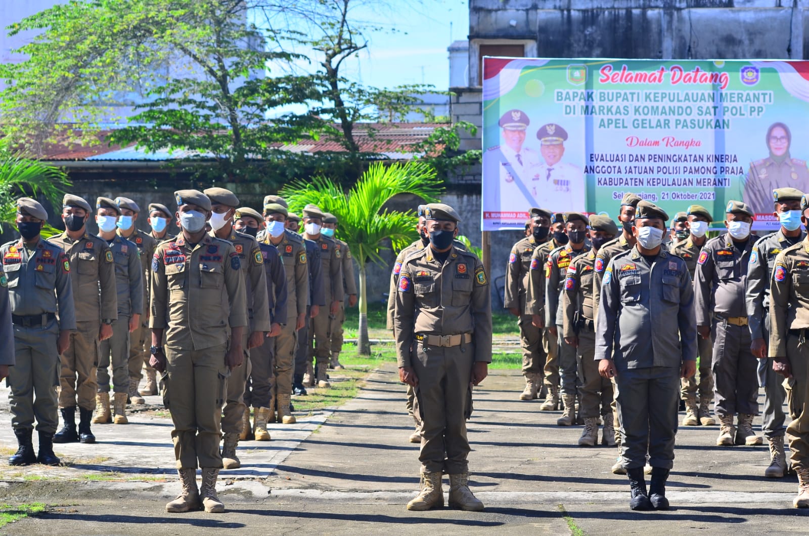 Anggota Satpol PP Kepulauan Meranti saat menggelar apel bersama