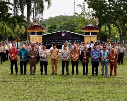 Kapolresta Pekanbaru saat apel bersama ratusan Polisi RW di MPP Pekanbaru.(foto: istimewa)