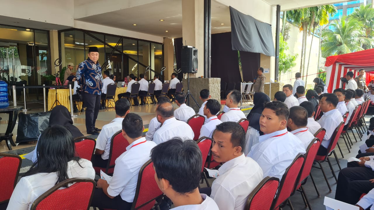 Peserta ikuti CAT PPPK Pemko Dumai tahap I tahun 2024 di Grand Suka Hotel Jalan Soekarno-Hatta, Pekanbaru (foto/bambang)