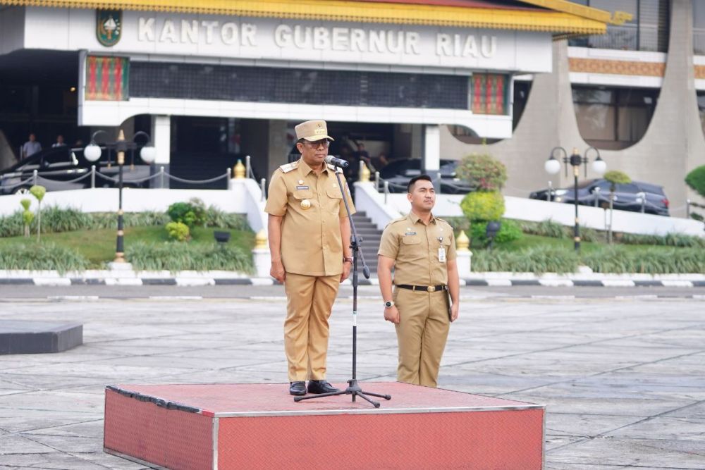 Pj Gubernur Riau, Rahman Hadi saat Apel Bersama di Halaman Kantor Gubernur Riau.(foto: mcr)