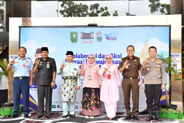 PT BRKS Syariah berpartisipasi sukseskan acara yang berlangsung di gedung Perpustakaan Soeman HS Riau tersebut (foto/Yuni)