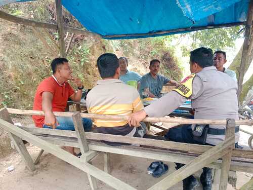 Polsek Simpang Kanan terus menggiatkan program cooling system pasca pemilu serentak di Kelurahan Simpang Kanan. (Foto: Afrizal)