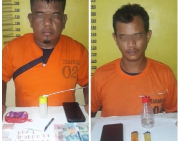 Kedua pengedar sabu DP dan RS diringkus Reskrim Polsek Peranap (foto/Andri)