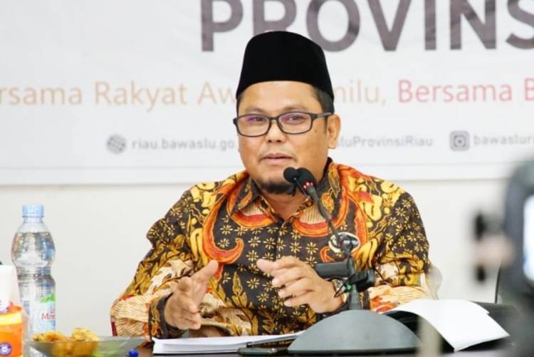 Ketua KPU Riau Rusidi Rusdan. 