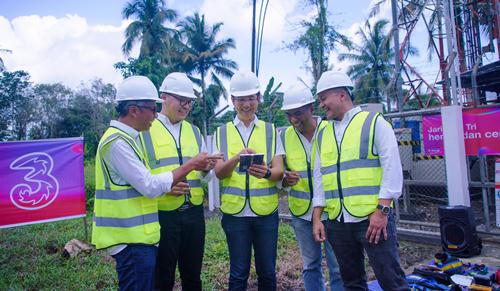 Tri perkuat layanan di Nias.(foto: istimewa)