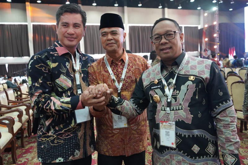 Pj Gubri, Rahman Hadi (kanan) mengikuti rapat koordinasi (Rakor) netralitas ASN pada Pemilihan Serentak 2024 bersama Bawaslu (foto/Yuni)