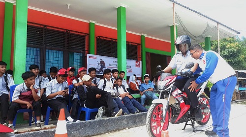 145 Siswa SMKN 1 Ujung Batu Ikuti Edukasi #Cari_Aman Bersama Capella Honda