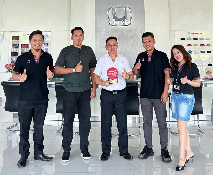 Honda Soekarno Hatta Pekanbaru Raih Penghargaan Happy to Serve You Award dengan Skor Tertinggi Nasional