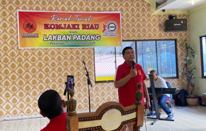 Meski Sibuk Sebagai DPR RI, Achmad Sempatkan Jalan Kaki 60 Menit Sehari (foto/Yuni)