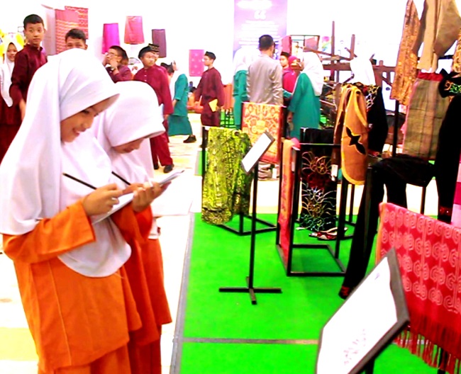 Pameran Kain Nusantara.