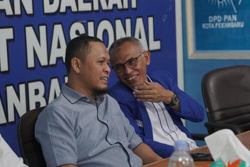 Walikota Pekanbaru terpilih Agung Nugroho bersama Ketua DPC PAN Pekanbaru, Nofrizal. (Foto: Sri Wahyuni)