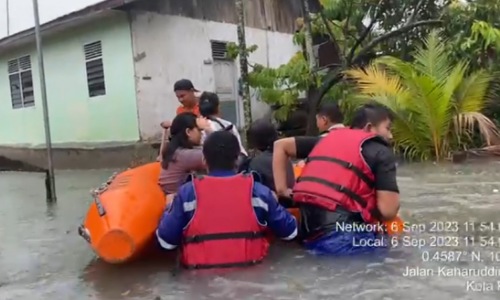 Sejumlah wilayah di Pekanbaru masih rawan tergenang banjir akibat drainase tersumbat (foto/int)