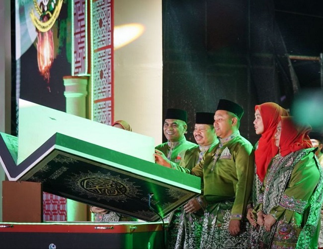 Musabaqah Tilawatil Quran (MTQ) ke-43 tingkat Provinsi Riau resmi dibuka oleh Gubernur Riau, Abdul Wahid, di Kabupaten Bengkalis, Sabtu (28/6) malam.