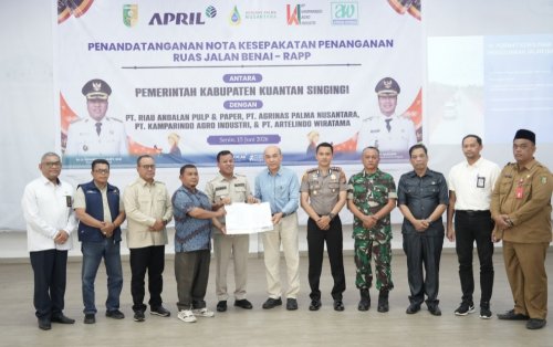 Penanganan ruas Jalan Benai-RAPP, Pemkab Kuansing MoU dengan sejumlah perusahaan (foto/Ultra)