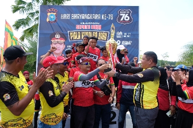 Kejuaraan sepatu roda memperebutkan piala Kapolda Riau, usai digelar dan ditutup Wakapolda Riau Brigjen Tabana Bangun di Kantor Walikota Pekanbaru Tenayan.