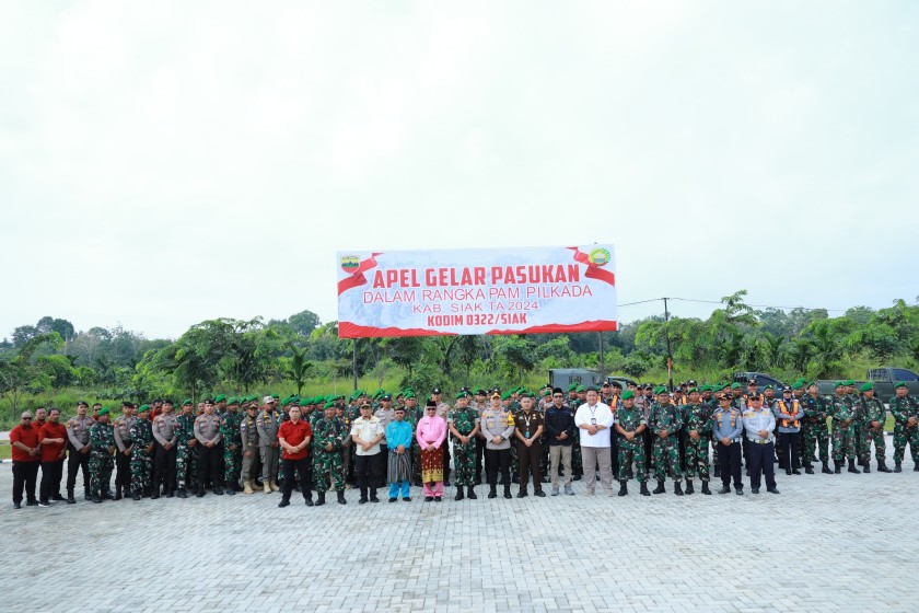 Apel gelar pasukan dalam rangka Pilkada serentak 2024 berlangsung di Lapangan Makodim Siak (foto/diana)