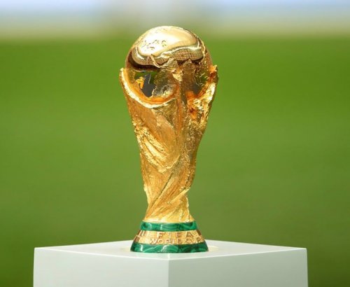 Trofi piala dunia.
