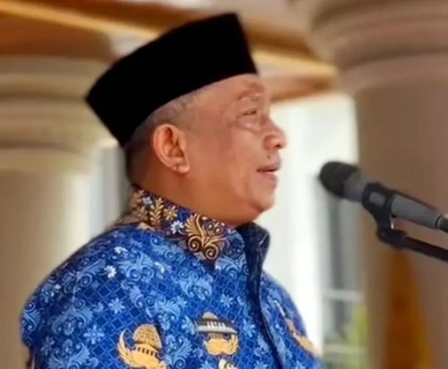 Bupati Rohul, Anton.