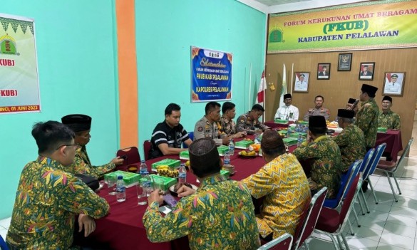 Kapolres Pelalawan AKBP Afrizal Asri, menginisiasi pertemuan silaturahmi dengan FKUB Kabupaten Pelalawan (foto/Andy)