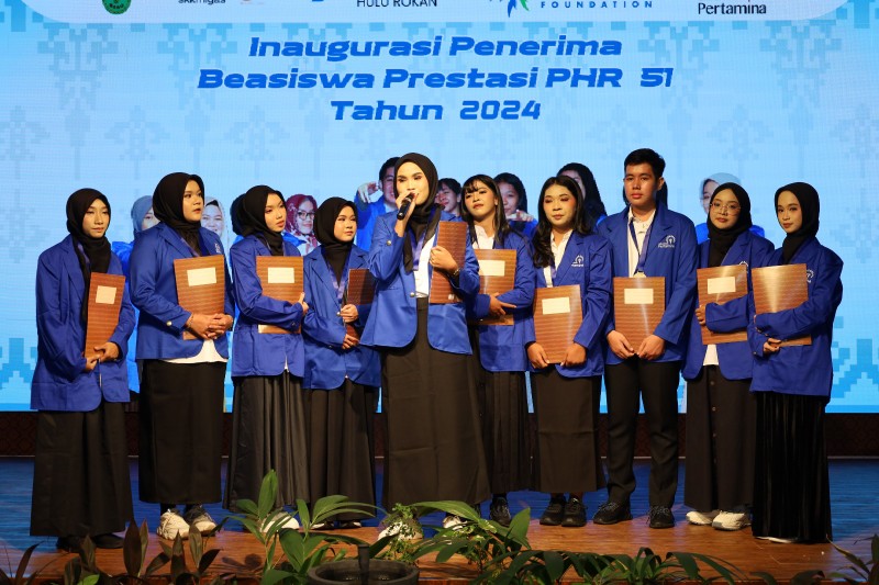 10 putra putri terbaik Riau penerima Beasiswa Prestasi S-1 PT PHR (foto/ist)