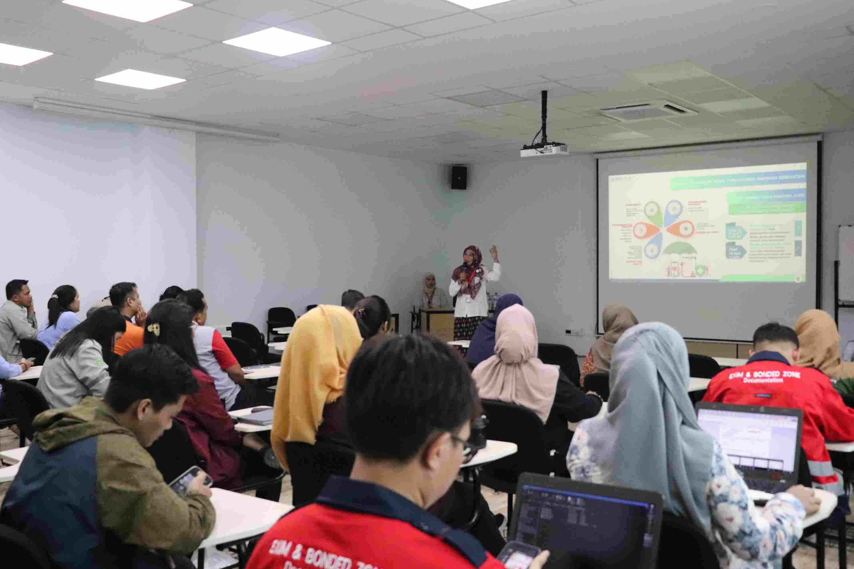 BPJS Kesehatan Cabang Dumai melakukan kegiatan sosialisasi terkait Program Jaminan Kesehatan Nasional (JKN) sebagai upaya meningkatkan pemahaman bagi karyawan yang ada di PT Energi Sejahtera Mas (foto/ist)