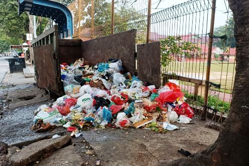 Sampah menumpuk di Pekanbaru.(ilustrasi/int)