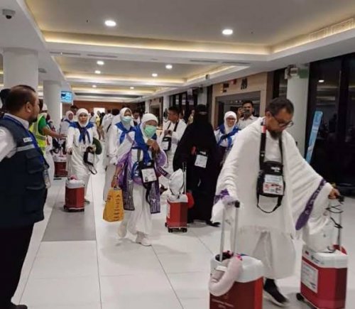 Ilustrasi jemaah haji Riau diingatkan jangan simpan air zamzam dalam koper (foto/int)