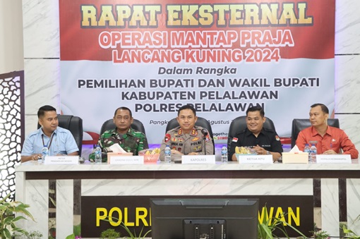 Kapolres Pelalawan, pimpin Rapat Eksternal Operasi Mantap Praja Lancang Kuning 2024 (foto/Andy)