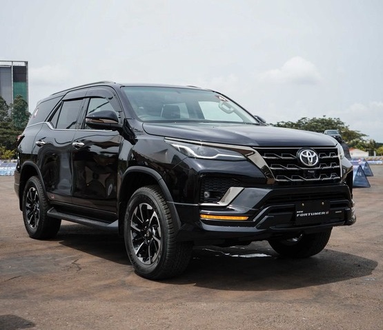 Toyota Fortuner facelift.