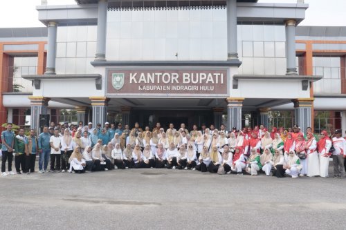 Kontingen PORSENIJAR Kabupaten Indragiri Hulu dilepas menuju Kabupaten Siak, Selasa (22/9/2026). (Foto: Halloriau.com)