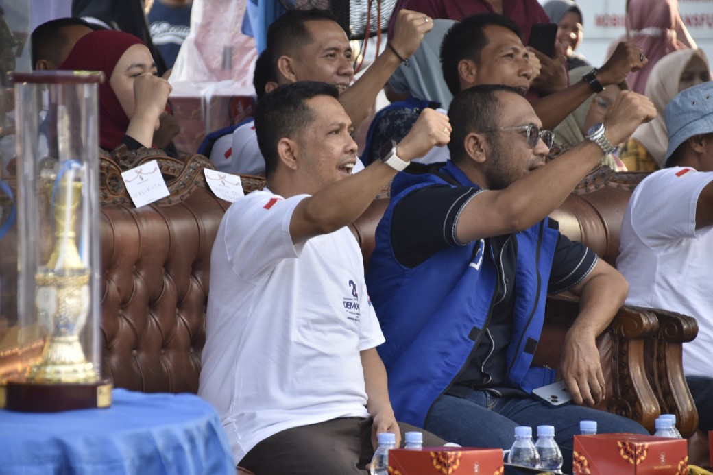 Semarakkan HUT ke-24, Demokrat Pekanbaru gelar turnamen voli (foto/Mimi)
