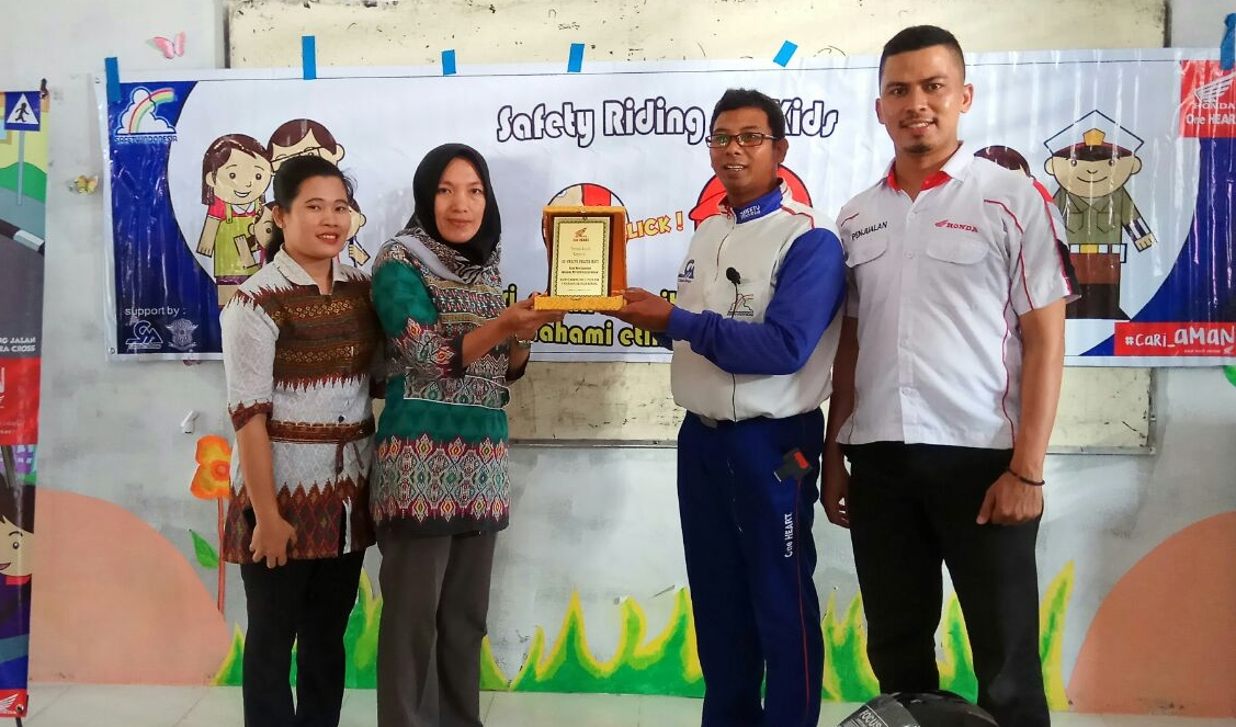 CDN Beri Edukasi Safety Riding di Sekolah Sejak Dini