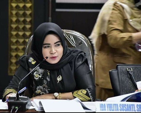 Ida Yulita Susanti, Bacaleg DPRD Riau dari Golkar dapil Kota Pekanbaru.(foto: rinai/halloriau.com)