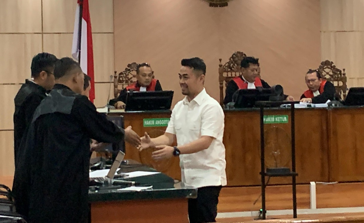 Mantan Pj Walikota Pekanbaru, Risnandar Mahiwa divonis 5,5 tahun (foto/Meri)