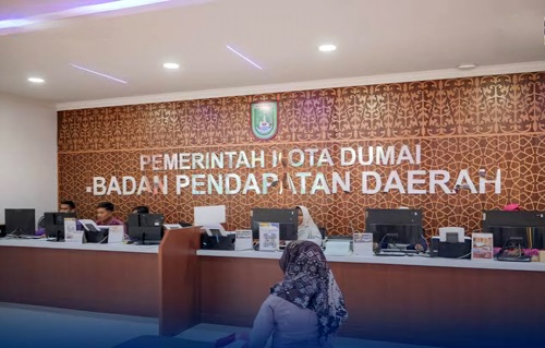 Pelayanan pembayaran pajak daerah di Kantor Bapenda Dumai (foto/bambang)