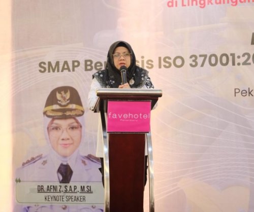 Bupati Siak, Dr. Afni Zulkifli.