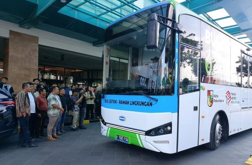 Pemko Pekanbaru resmikan Bus listrik.(foto: mcr)