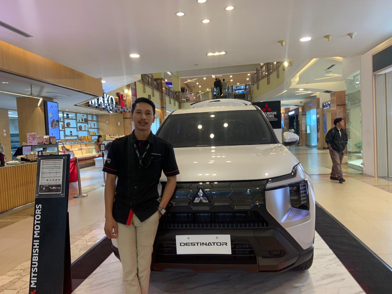 PT Dipo Sudirman Pamerkan Mitsubishi Destinator di Mal SKA Pekanbaru