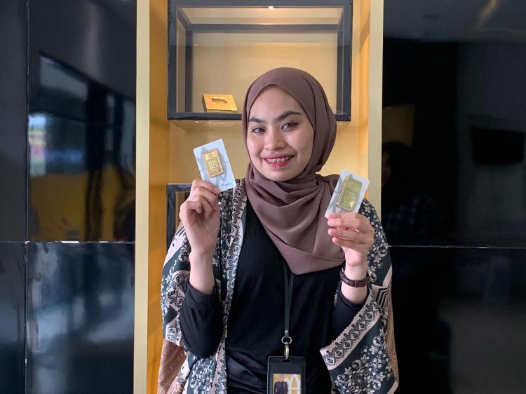 Harga emas Antam di Pekanbaru sentuh Rp 2,4 Juta hari ini (foto/riki)
