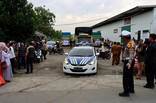 Distribusi logistik Pemilu 2024 dari Gudang Logistik KPU Kota Pekanbaru Jalan KH Nasution Kelurahan Simpang Tiga, Kecamatan Bukit Raya (foto/ist)