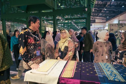 Kepala KPw BI Riau, Panji Achmad beri dukungan dua UMKM Riau unjuk daya saing di KKI 2026.(foto: barkah/halloriau.com)