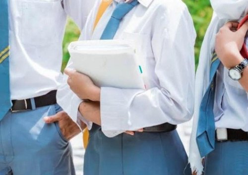 Puluhan SMAN di Riau wajib kembalikan kelebihan bayar hasil mark up seragam sekolah.(ilustrasi/int)