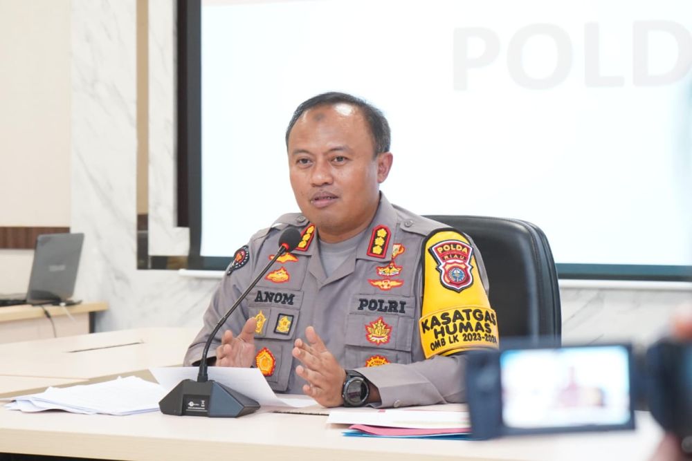 Kabid Humas Polda Riau, Kombes Anom ekspos hasil Ops Antik (foto/int)